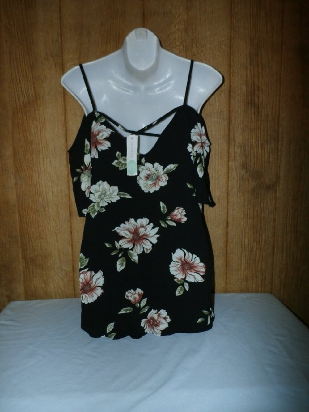 New w/ Tags Kaileigh Womens Black Floral Strappy Cold Shoulder Top- Medium